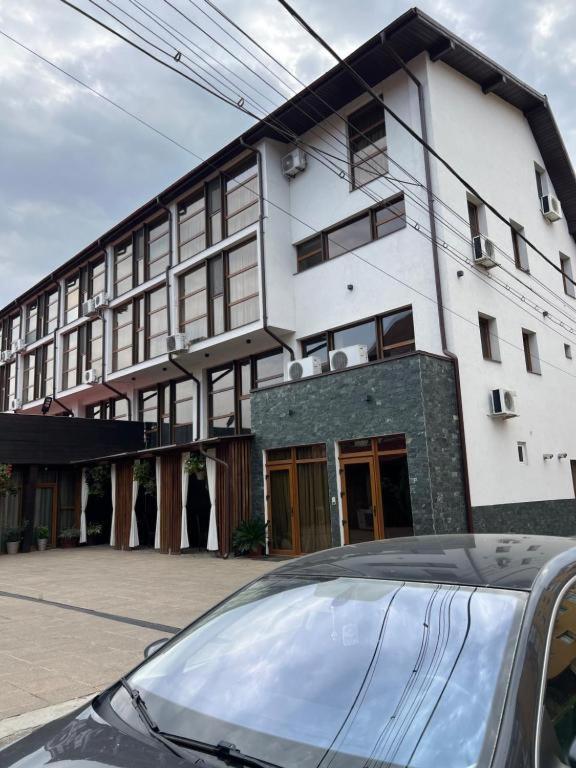 Târgu Jiu Hotel Palace מראה חיצוני תמונה