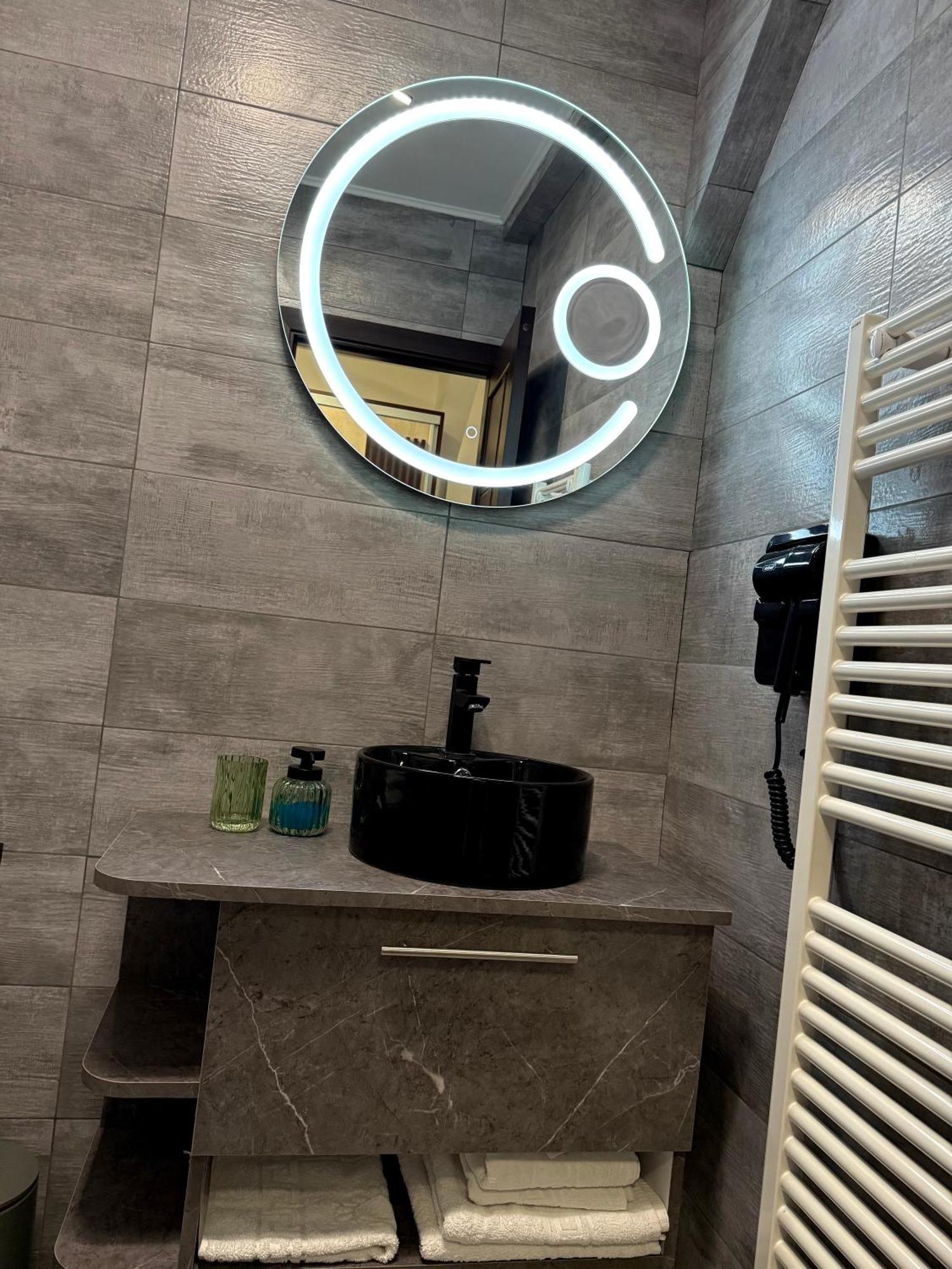 Târgu Jiu Hotel Palace מראה חיצוני תמונה