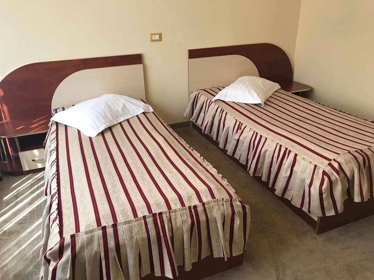 Târgu Jiu Hotel Palace מראה חיצוני תמונה
