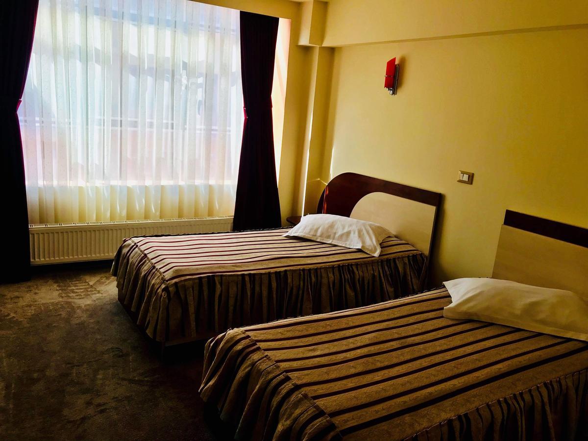 Târgu Jiu Hotel Palace מראה חיצוני תמונה